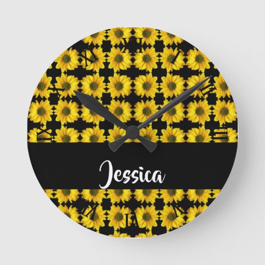 Yellow sunflowers on black ronde klok (Voorkant)