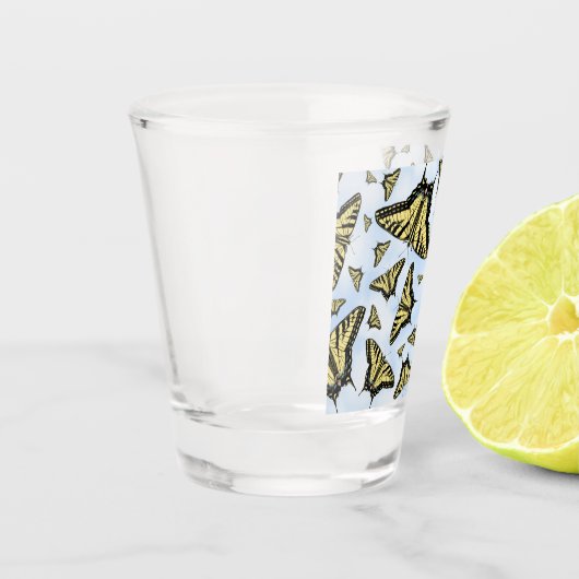 Yellow Swallowtail Butterflies Blue Sky Shot Glas (Links)