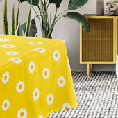 Yellow tablecloth with daisies  tafelkleed