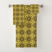 Yellow towels with black geometric patterns bad handdoek (Insitu)