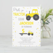 Yellow Tractor Birthday-uitnodigingen Kaart (Staand voorkant)