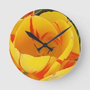 Yellow Tulip Clock Ronde Klok