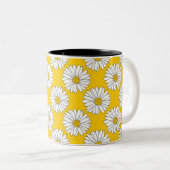 Yellow White Daisy Pattern 2 Tweekleurige Koffiemok (Voorkant rechts)