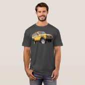 Yellow wrecked and amoroned Lada Niva, want T-shirt (Voorkant volledig)