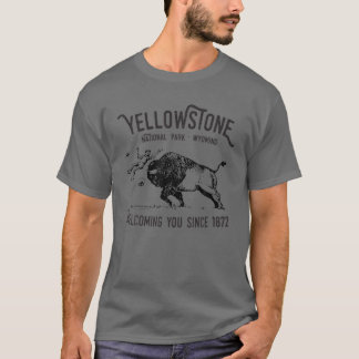 Yellowstone Bison Toss National Park Wyoming T-shirt