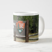 Yellowstone National Park, sign, Wyoming, U.S. Grote Koffiekop (Voorkant rechts)
