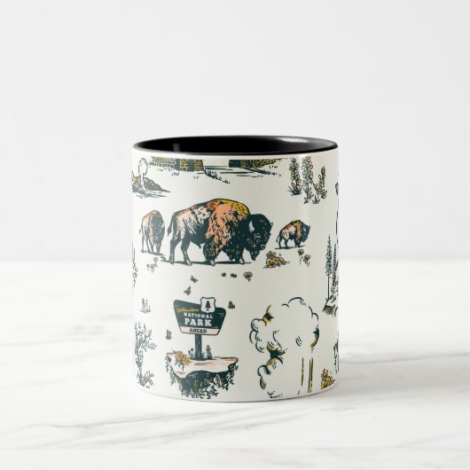 Yellowstone National Park Wildlife Pattern Tweekleurige Koffiemok (Center)