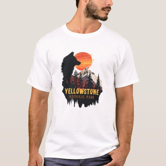 Yellowstone National Park, Wolf Sinaasappel Sunset T-shirt (Voorkant)