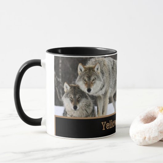 Yellowstone Wolves Coffee Mok Two-Tone (Met donut)