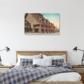 Yellowstone, WY - Entrance Old Faithful Inn Canvas Afdruk (Insitu (Slaapkamer))