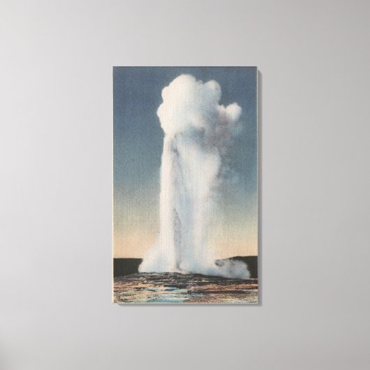 Yellowstone, WYView of Old Faithful Erupting Canvas Afdruk (Voorkant)