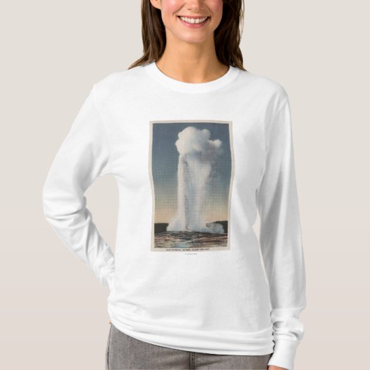 Yellowstone, WYView of Old Faithful Erupting T-shirt (Voorkant)