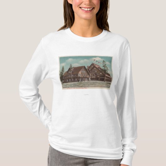 Yellowstone, WYView of Whole Old Faithful Inn T-shirt (Voorkant)