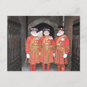 Yeoman-strijders of -beefeaters bij het kasteel va briefkaart