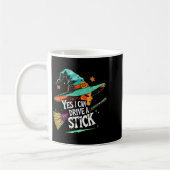 Yes I Can Drive A Stick Funny Halloween Witch Gift Koffiemok (Links)