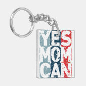 Yes Mom Can Sleutelhanger (Voorkant Links)