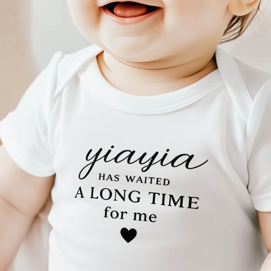 Yiayia heeft Baby Bodysuit cadeau gewacht