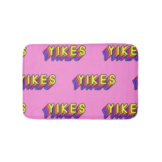 Yikes Words: Roze behang. Badmat