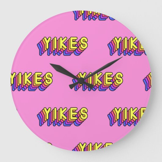Yikes Words: Roze behang. Grote Klok (Voorkant)