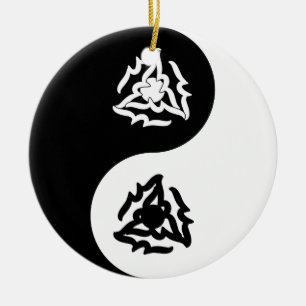 Yin- en yang-teken in zwart en wit keramisch ornament