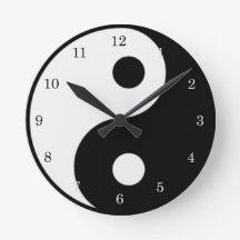 Yin Yang Black en White Symbol Clock