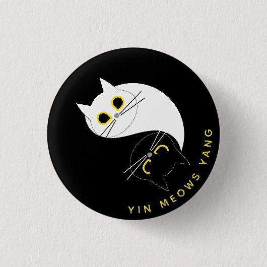 Yin Yang Cat Badge – Zen & Sass Zwart & Wit Pin Ronde Button 3,2 Cm (Voorkant)
