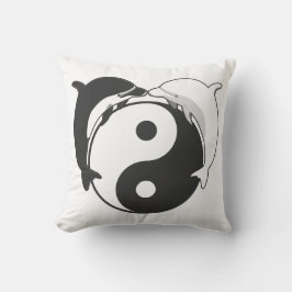 Yin Yang Dolphins Black/White Kussen