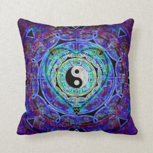 Yin Yang Heart van Amelia Carrie Kussen