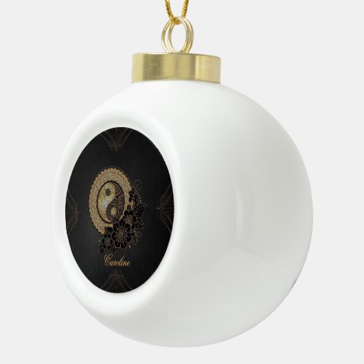 Yin yang het symbool dat staat voor evenwicht keramische bal ornament (Rechts)