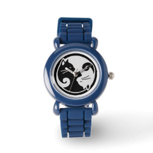 yin yang katten kijkt uit horloge