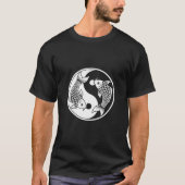Yin Yang Koi Fish Art Tee – Elegant Ink Drawing De T-shirt (Voorkant)