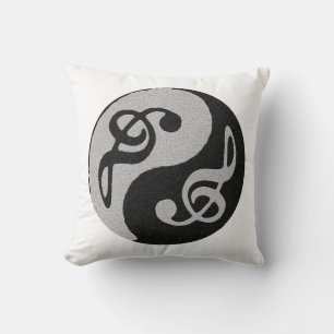 yin yang muzieklevernoot kussen