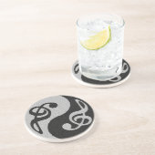 yin yang muzieklevernoot zandsteen onderzetter (Zijkant)