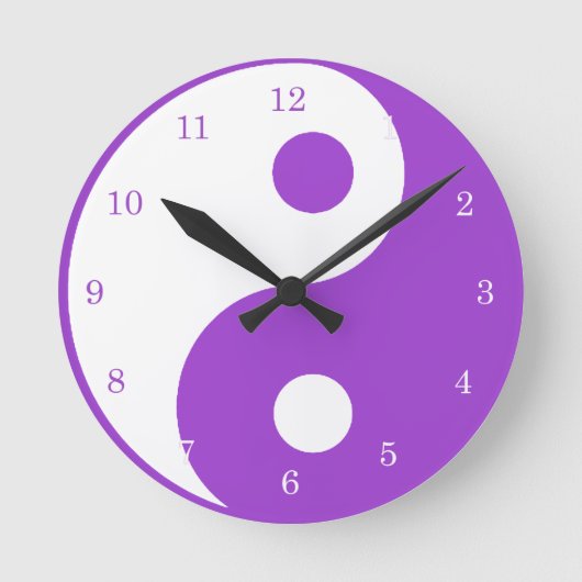 Yin Yang Paars en White Symbol Clock Ronde Klok (Voorkant)