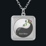 Yin Yang Roos Zilver Vergulden Ketting<br><div class="desc">Yin Yang Roos ketting, kleding, Yin Yang T-shirts, Bruiloft, Valentijn geschenken, Valentijnsdag geschenken door ArtMuvz Illustration. Voeg in plaats daarvan jouw namen toe of voeg tekst toe als u deze WILT PERSONALISEREN. Maak je klaar voor de Valentijnsdag met onze feestelijke geschenken en romantische kleding! Ideaal voor Valentijn feesten voor familiebijeenkomsten....</div>