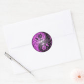 Yin Yang Rozen, paarse en zwarte Ronde Sticker (Envelop)