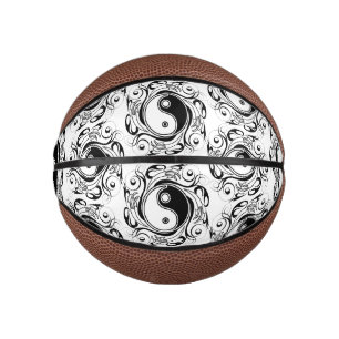 Yin & Yang Symbool Zwart en Wit Tattoo Stijl Basketbal