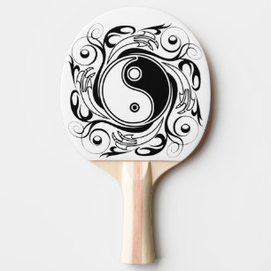 Yin & Yang Symbool Zwart en Wit Tattoo Stijl Tafeltennisbatje
