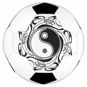 Yin & Yang Symbool Zwart en Wit Tattoo Stijl Voetbal