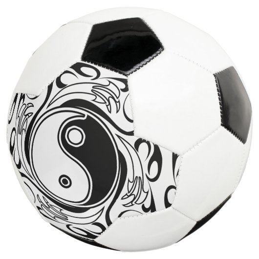 Yin & Yang Symbool Zwart-wit Tattoo Stijl Voetbal (Drie kwart)