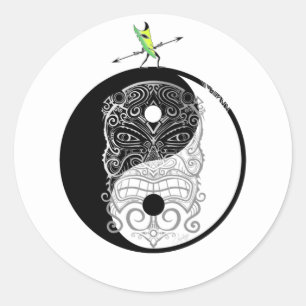 Yin Yang Tiki Warrior Mask Ronde Sticker