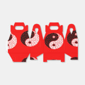 Ying yang circels op rood bedankdoosjes (Uitgevouwen)
