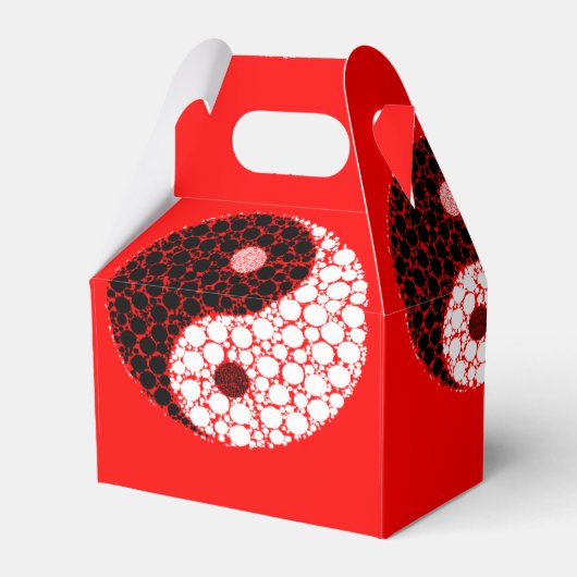Ying yang circels op rood bedankdoosjes (Voorkant Zijde)
