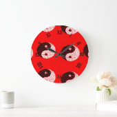 Ying yang circels op rood grote klok (Huis)