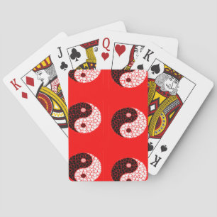 Ying yang circels op rood pokerkaarten