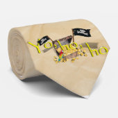 YO HO Pirate Treasure Chest on Crinkle Paper Stropdas (Opgerold)