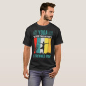 yoga because punching people is frowned upon for P T-shirt (Voorkant volledig)