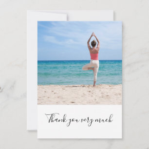 Yoga dank je wel kaart Vrouw poseren in yoga