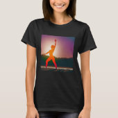 Yoga Girl Vrouw Sun Salutation Meditation Chakra T-shirt (Voorkant)