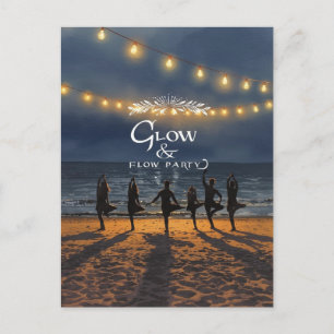Yoga Groei en Flow Feest met oceaan achtergrond Briefkaart